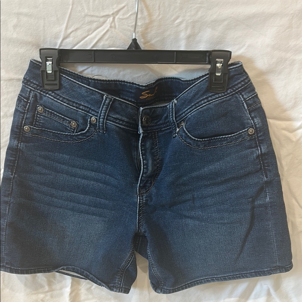 Stylish Blue Denim Shorts. (Seven)